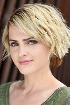 Reine Swart interpreta Pontifex Receptionist