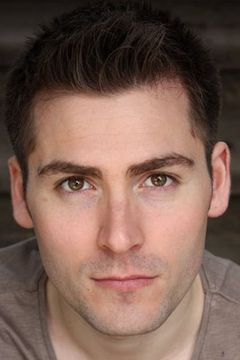 Michael Dixon interpreta Brad Kopple