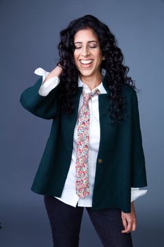 Vanita Kalra interpreta Young Prosecuter