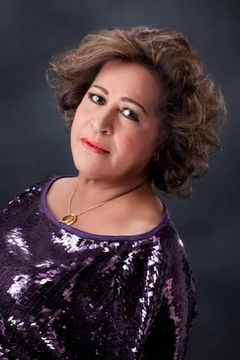 Olga Buccarelli interpreta Woman Singing in Village