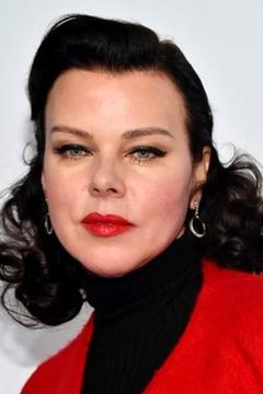 Debi Mazar interpreta Steena