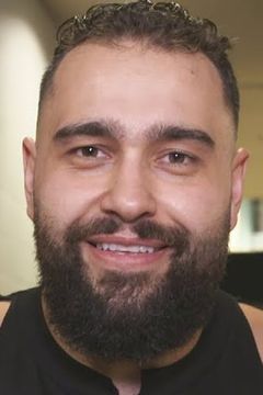 Miroslav Barnyashev interpreta Rusev (voice)