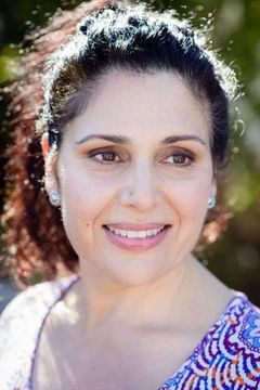 Georgina Naidu interpreta Paula