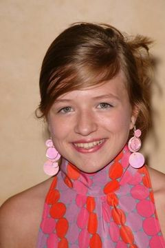 Jessica Claridge interpreta Anthea