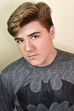 Zachary Alexander Rice interpreta Villager (voice)