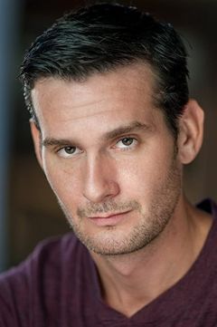 Jacob Keohane interpreta Deputy Tobias
