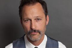 Benjamin John Parrillo interpreta Marine Sergeant
