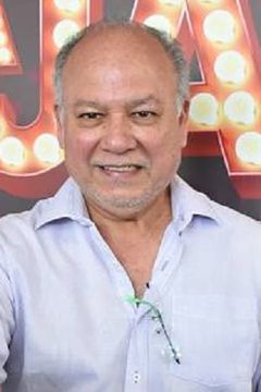 Moisés Suárez interpreta Don Hector