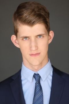 Trevor Newlin interpreta Xenomorph