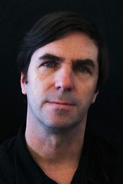 Stuart Whelan interpreta Chef (uncredited)