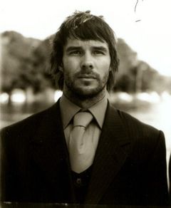 Richard Kavanagh interpreta Venture Crew