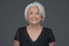 Mary Ann Perreira interpreta Aunty Kona