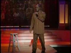 Reggie McFadden interpreta Partygoer