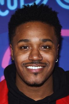 Dewayne Perkins interpreta Jameel