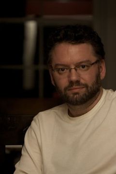 David Prior interpreta Alien (uncredited)