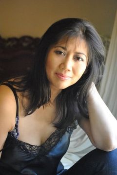 Lourdes Regala interpreta Book Club Member