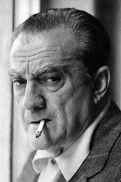 Luchino Visconti interpreta Self (archive footage)
