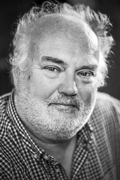 Christopher Craig interpreta Culco Employee