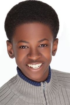 Darren Alford interpreta Mall Kid 1