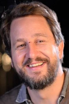 Henrik Rafaelsen interpreta Trond