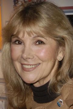 Susan Hampshire interpreta Lori MacGregor