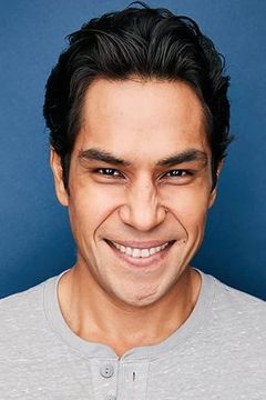 Lakin Valdez interpreta Cop