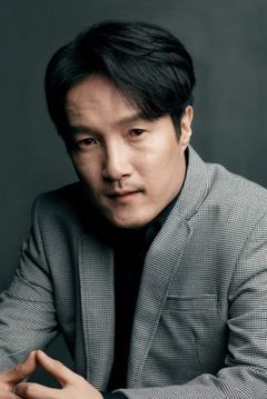 Lee Joong-ok interpreta Patrolman