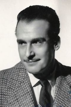 Luis Peña interpreta Antonio Córdoba (uncredited)