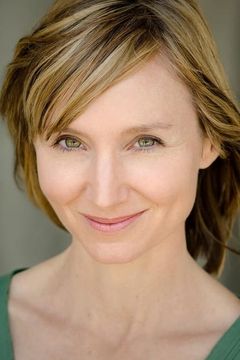 Heidi Fecht interpreta Saucy Pigeon (voice)