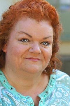 Cheryl Hawker interpreta Lena