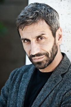Massimiliano Benvenuto interpreta Filippo Viviani