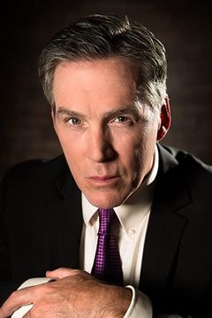 Joe Coyle interpreta Third Ad Guy