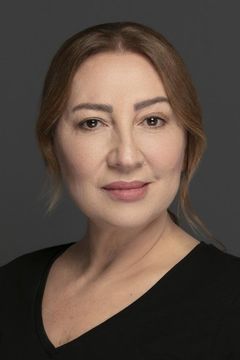 Ayşegül Günay interpreta Füsün Aslanbey
