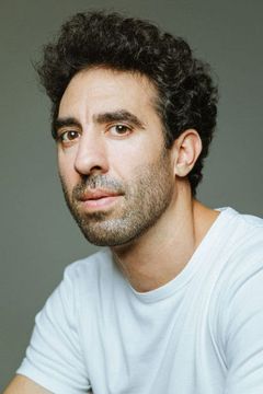 Juan Barreiro interpreta Uruguayan Police Officer