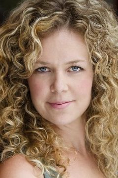 Juno Rinaldi interpreta Gretta