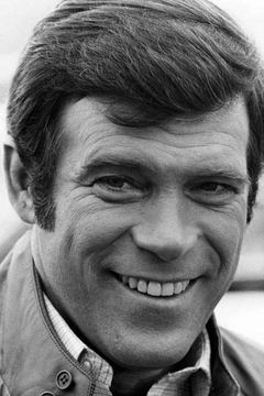 Christopher George interpreta Calhoun