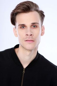 Marcel Sabat interpreta Gaunt Russian