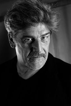 Fabio Sartor interpreta Roberto