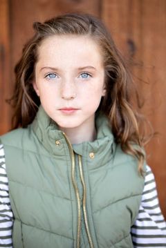 Sunnie Pelant interpreta Caroline Kennedy
