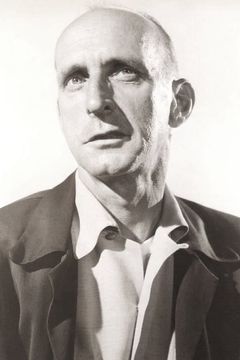 Philip Coolidge interpreta Wilbur Peterson