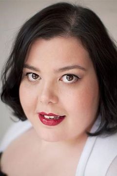 Elizabeth Webster interpreta Natasha