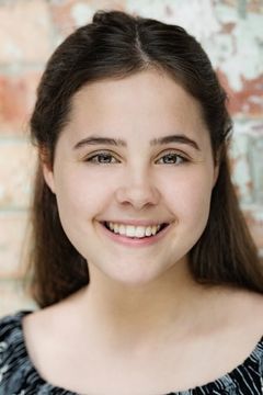 Lucy Hutchinson interpreta Young Shaw
