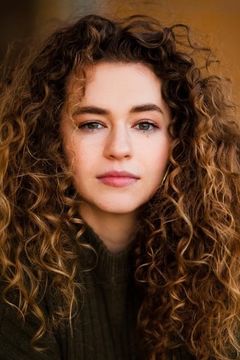 Lily Smith interpreta Kayleigh