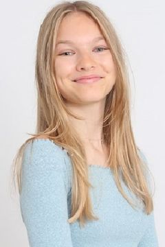 Johanna Schraml interpreta Faye