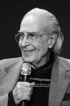 George Loros interpreta Det. Glover (uncredited)