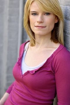 Leslie Eva Glaser interpreta Rose