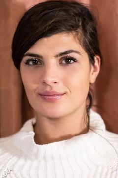 Éloïse Valli interpreta Girl (uncredited)