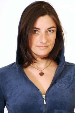 Ilka Teichmüller interpreta Anne Schneider