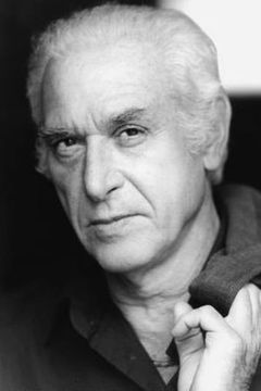 Maurizio Gueli interpreta Filippo Sella
