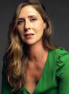 Miriam Silverman interpreta Hana